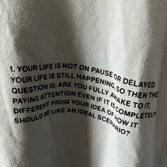 Lightweight hooded sweater - Picture 3 of 9